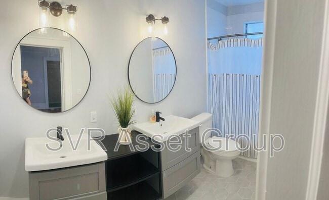 Building Photo - 1760 Greenwood Ave