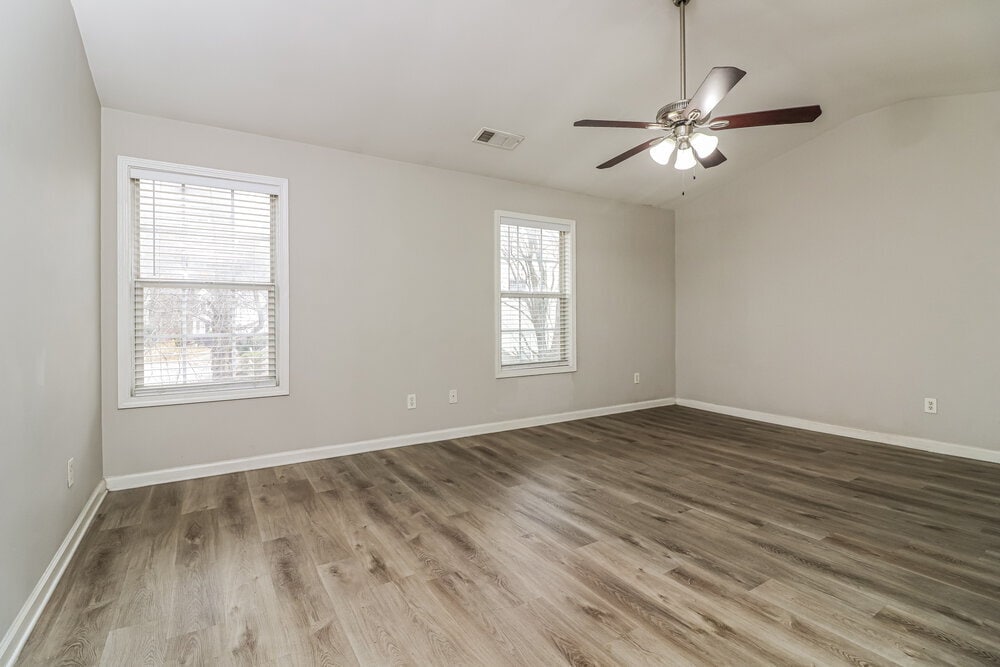 Building Photo - 1610 Silver Oak Dr