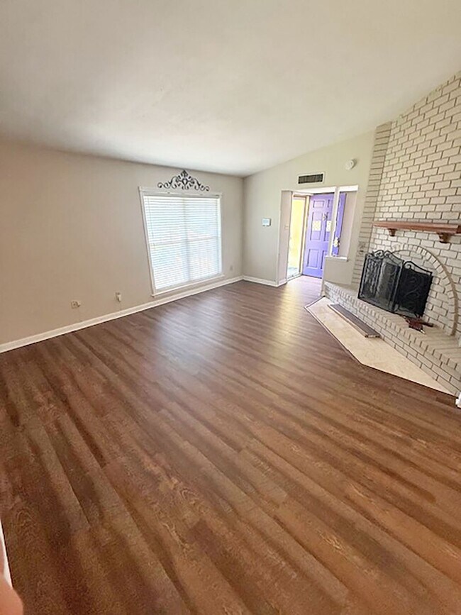 Building Photo - Beautiful 3 bed 2 bath home in The Colony Tx