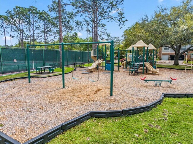 Building Photo - 5222 Summer Snow Dr