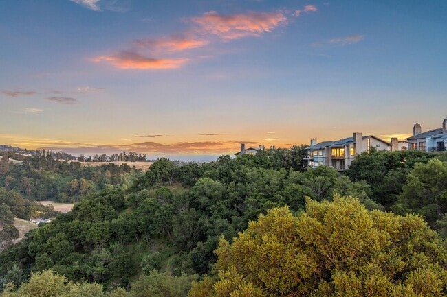 Building Photo - Spacious 4-Story Townhouse with Panoramic ...