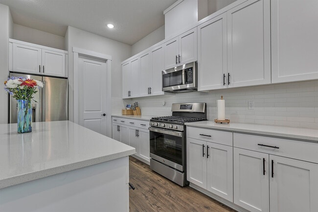 Building Photo - 15080 NW Legend Trail Pl