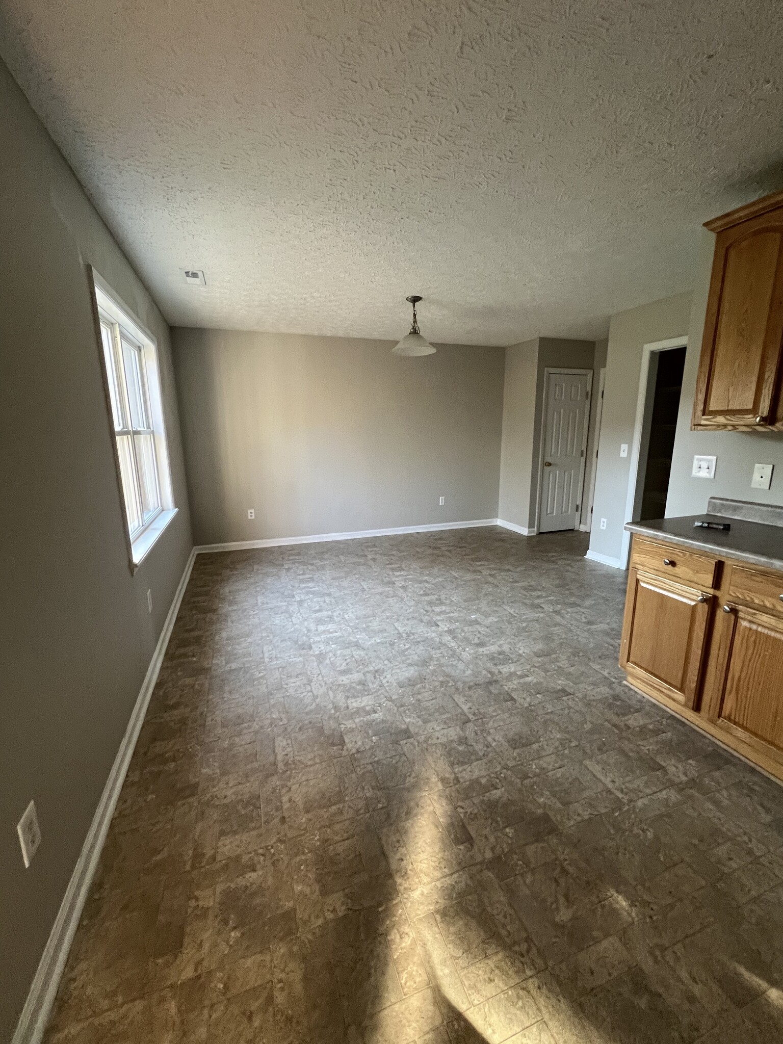 KITCHEN/DINNING ROOM - 3 Donnell Ave