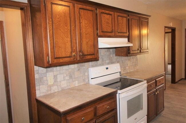 Building Photo - 225 Skylark Ct