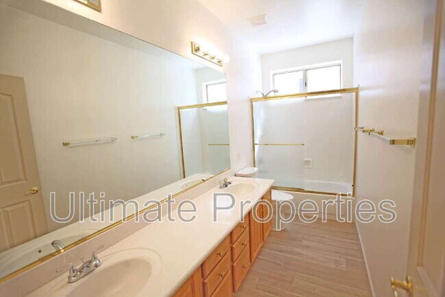 Building Photo - 13872 E Kalil Dr
