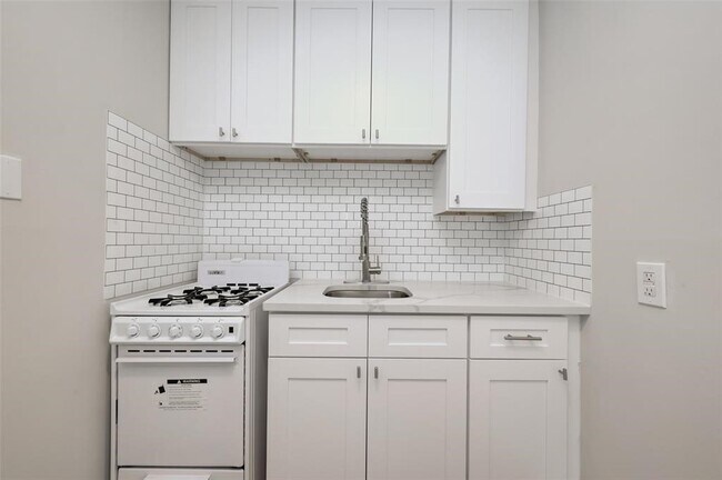 Building Photo - 1747 Wroxton Ct