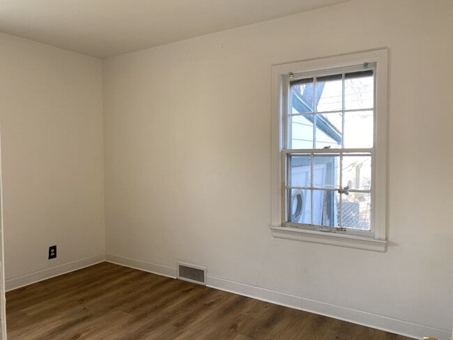 Building Photo - 2 Bed / 2 Bath Home - Close to UNC