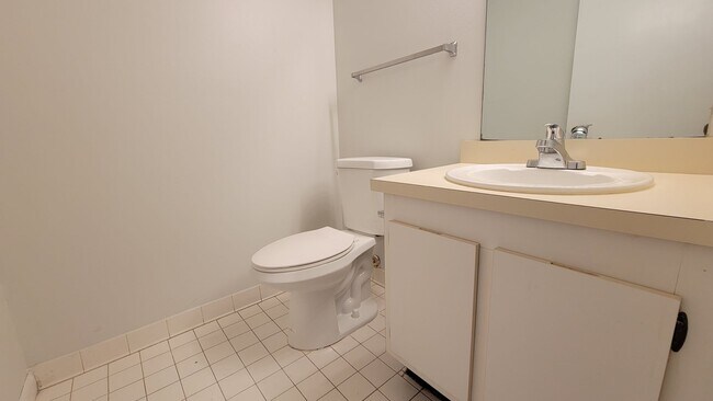 Building Photo - West Palm Beach 1 bedroom 1.5 bath Apartment.