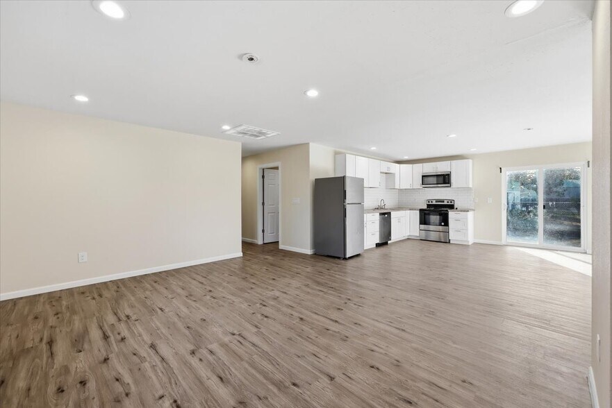 Building Photo - 6429 Timber Dr