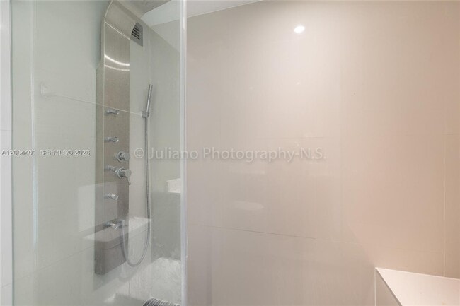 Building Photo - 6039 Collins Ave