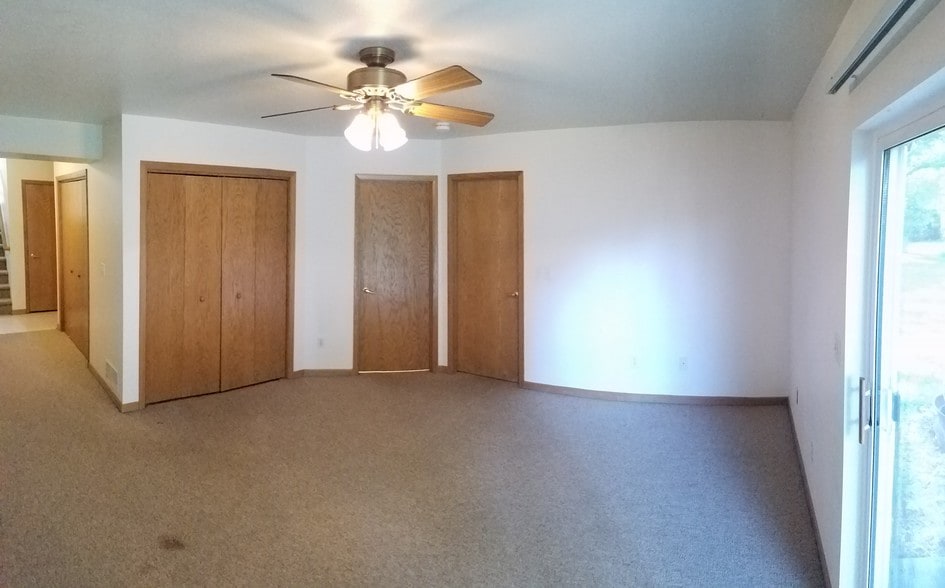 Downstairs living area - 803 S Van Buren St