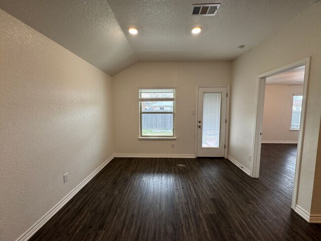 Building Photo - 1417 E Jasper Dr