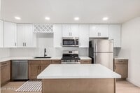 Building Photo - 4848 N Woodmere Fairway