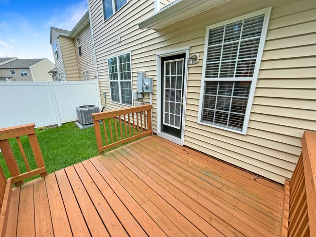 Building Photo - Welcoming 3 Bed, 2.5 Bath Home in Midlothian!
