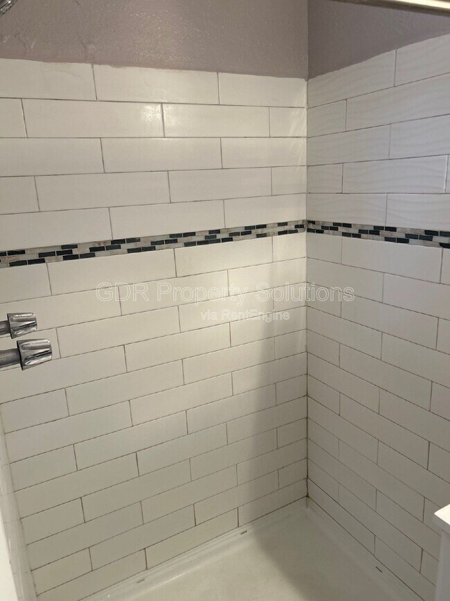 Building Photo - 401 14th St NW