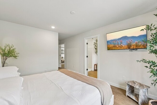 Building Photo - Brand-New Luxury Townhomes in Newton w/ Privacy Fence!