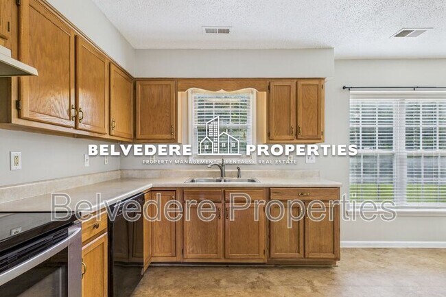 Building Photo - 900 Stockwood Ct
