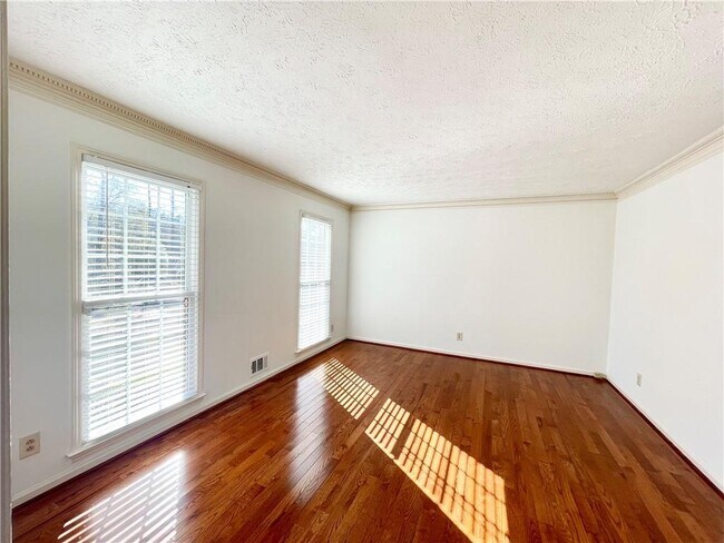 Building Photo - 2395 Brownstone Ct NE