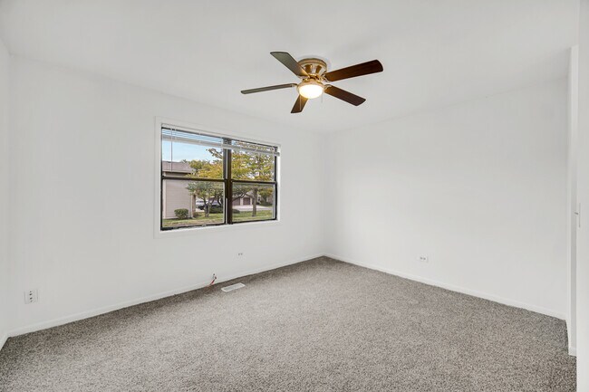 Building Photo - 1395 Alpine Ct