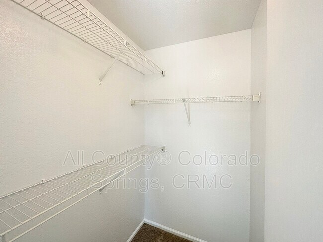 Building Photo - 5942 Vallecito Dr