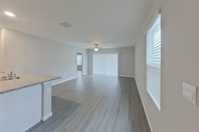 Building Photo - 8710 SW 44th Ct