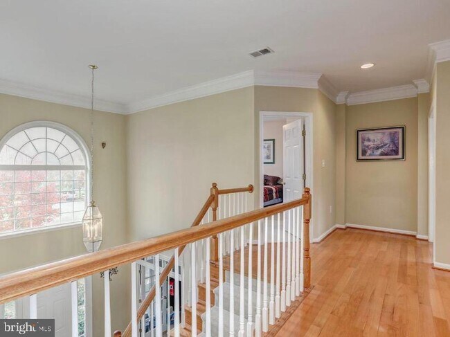 Building Photo - 146 Meadowview Ln