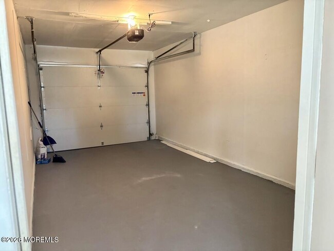 Building Photo - 43C Edinburgh Ln