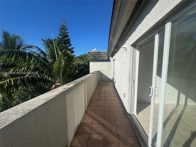 Building Photo - 930 SW 129th Pl