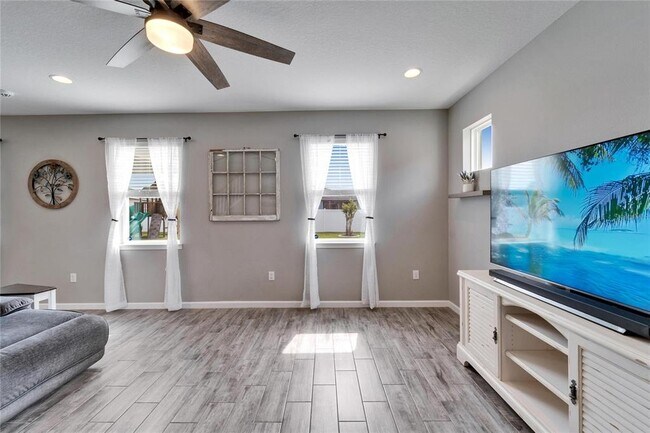 Building Photo - 13113 Rain Lily Dr