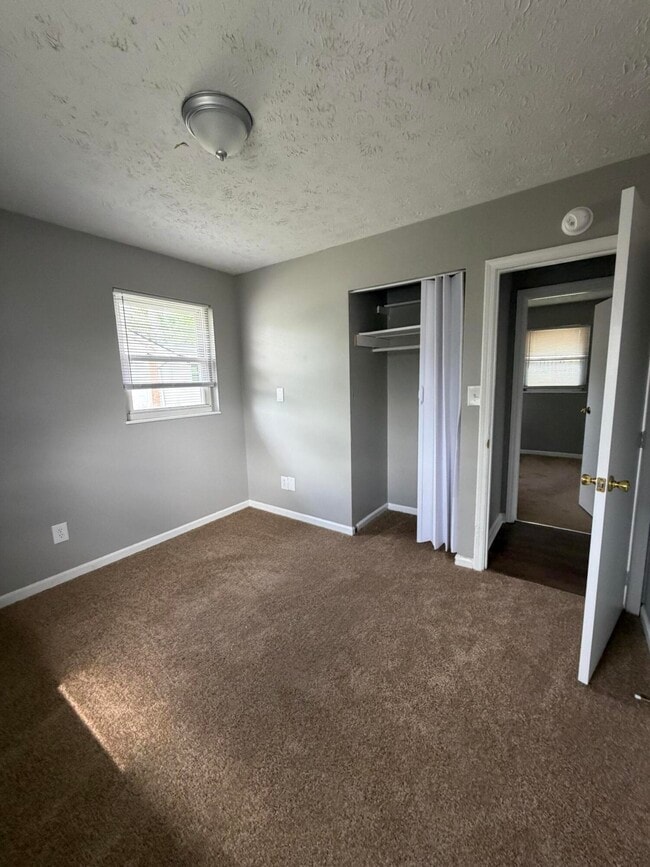 Building Photo - 3732 Red River Dr