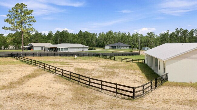 Building Photo - Country Living with Modern Convenience!