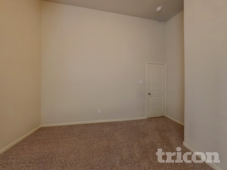 Building Photo - 9829 Gln Brk Ln