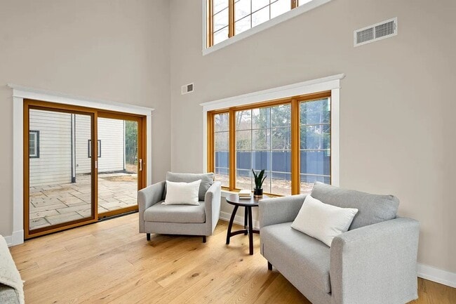 Building Photo - 5 Bed 5 Bath Single Family Home in Edgeworth