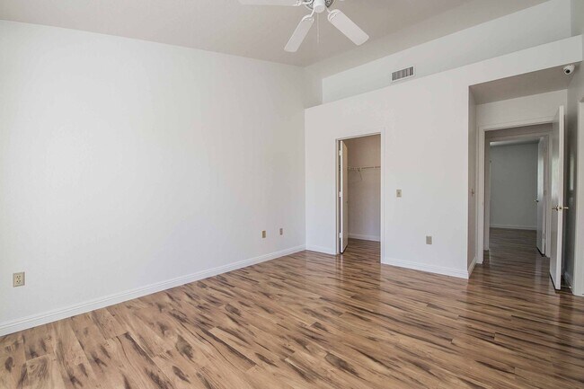 Building Photo - Sun City Summerlin - Golf Course Community...