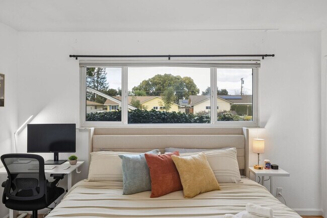 Building Photo - 2380 Aram Ave