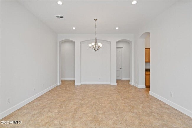 Building Photo - 2413 W Sienna Bouquet Pl