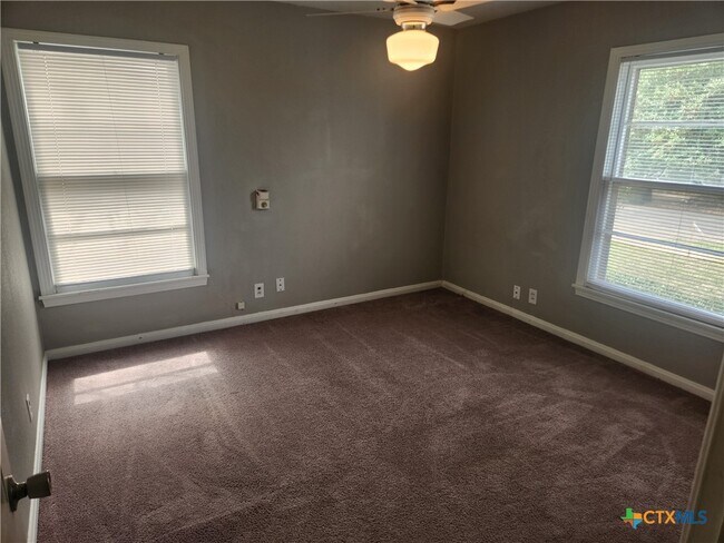 Building Photo - 1615 S 15th St