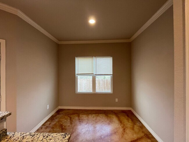 Building Photo - Townhome for rent