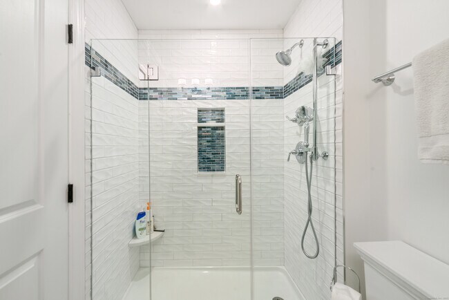 Building Photo - 367 Heritage Vlg