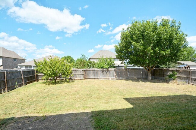 Building Photo - 858 Lincolnshire Dr