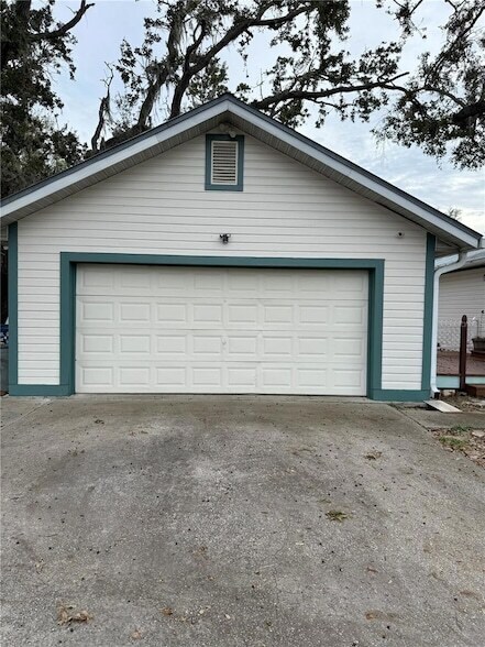 Building Photo - 7002 S Shamrock Rd
