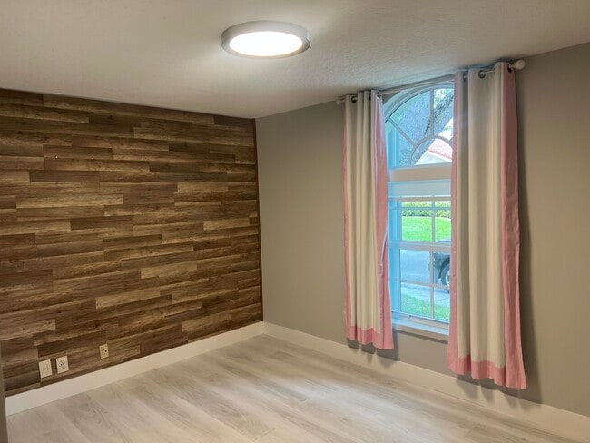 Building Photo - 1076 Siena Oaks Cir E