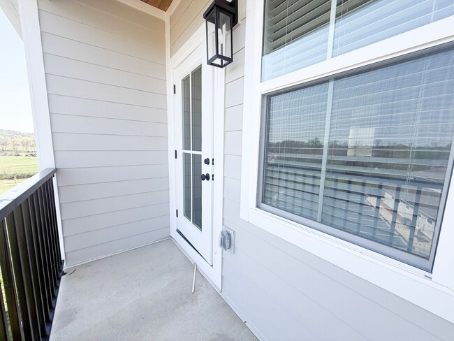 Building Photo - Spacious 3-Bedroom Townhome at Highbury | Modern Living Near Tennessee Tech