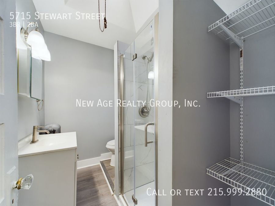 Building Photo - 5715 Stewart St