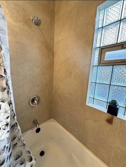 Building Photo - 4741 N Keating Ave