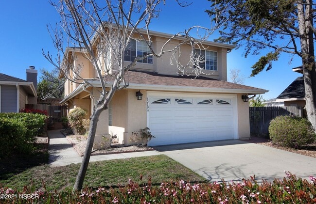 Building Photo - Available Now!  4 bed/ 3bath Home in Edgew...