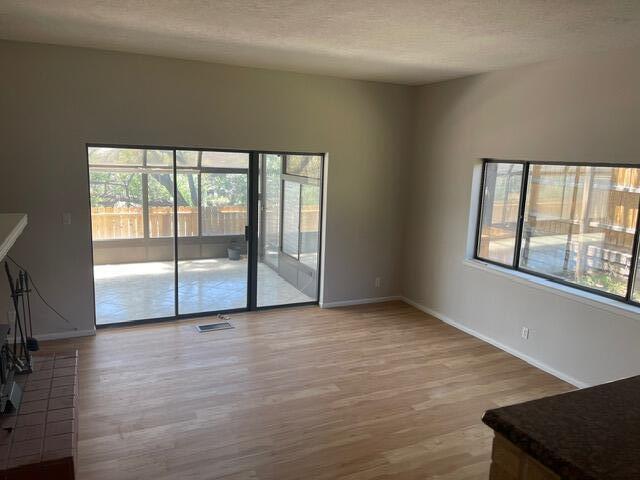 Building Photo - 4449 Walden Ln NE