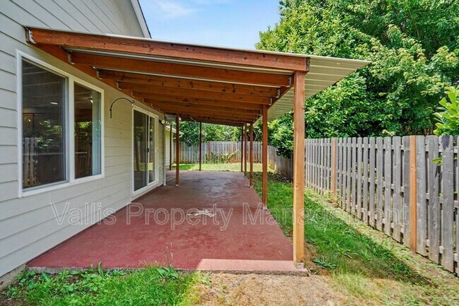 Building Photo - 1075 Mildred Ln SE