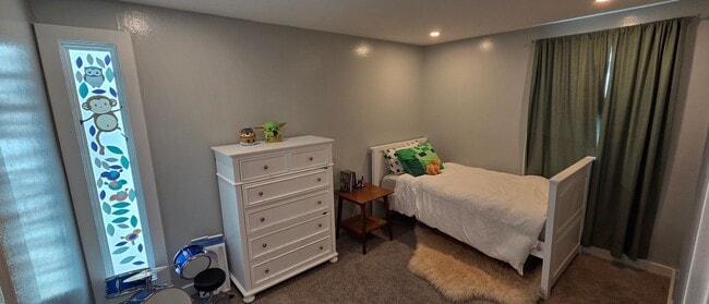 Building Photo - Mililani Town - Modern and spacious Four B...