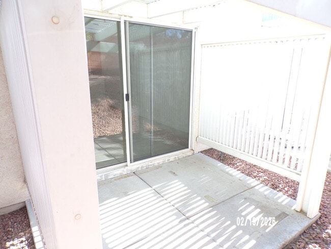 Building Photo - Cute Home